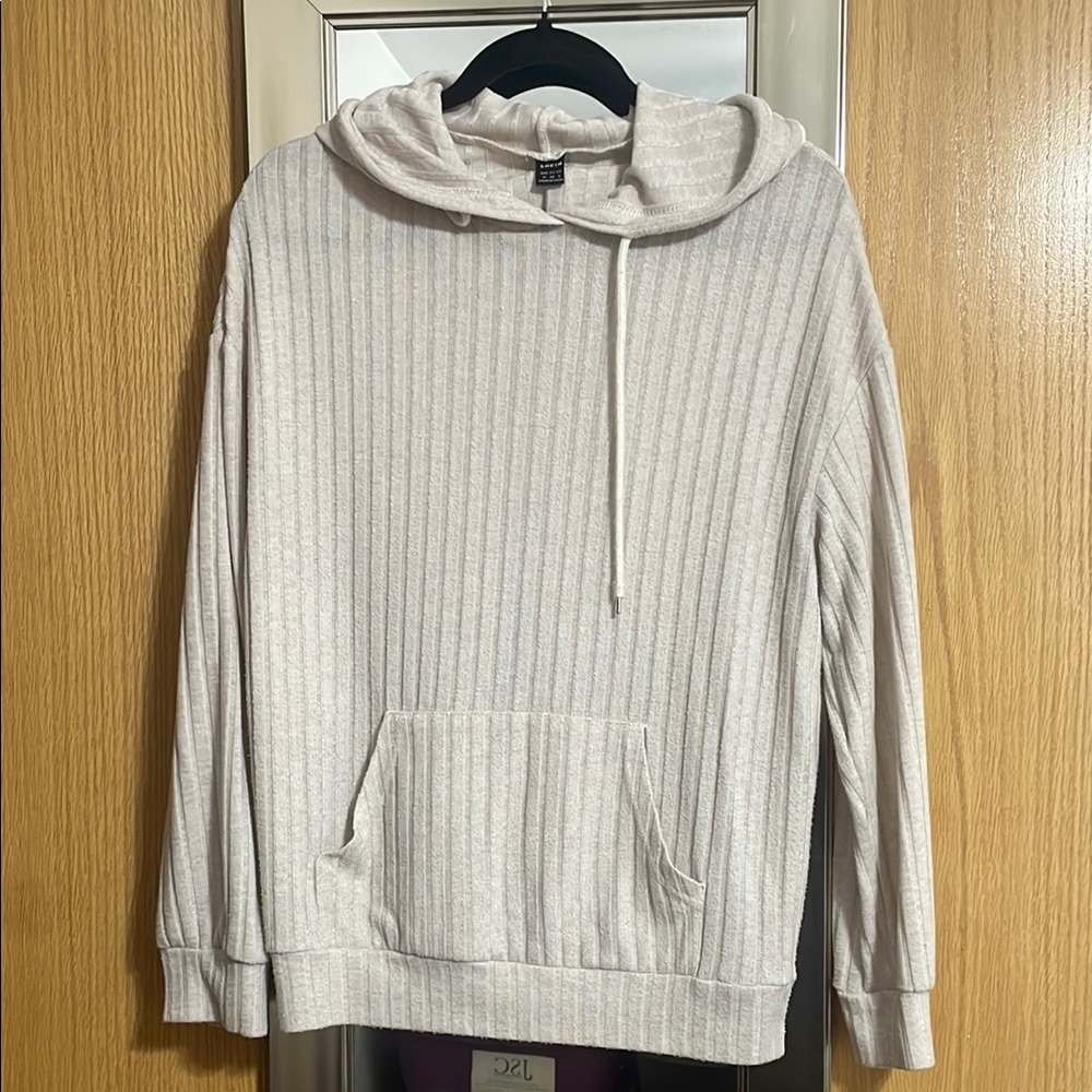 SHEIN Cream Ribbed Knit Hoodie Sweater size Medium kangaroo pocket